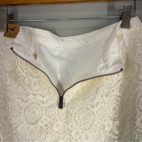 New Hollister Mini Lace Skirt Women size 1 - Picture 3 of 8